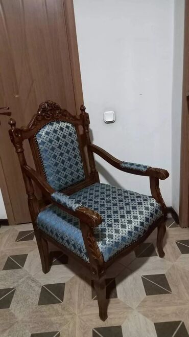 Медицинская мебель: 3стула Икея по 2500с каждый. Кресла СССР ПО 6500 КАЖДЫЙ. хлебница СССР — 7