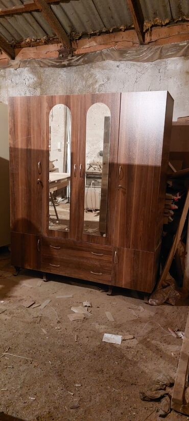 Dolablar: Yeni, 4 qapılı Düz dolab, Dolab-asılqan, Azərbaycan -da lalafo.az — 15 Dolablar: Yeni, 4 qapılı Düz dolab, Dolab-asılqan, Azərbaycan — 15