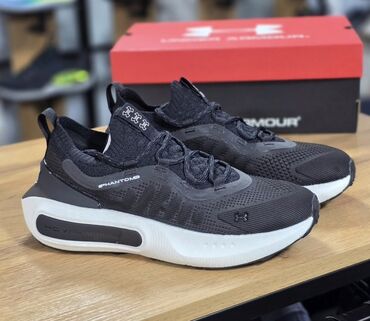 макаси мужские: Кроссовки, 40, 40.5, 42, Under Armour, Новый, цвет - Черный, Самовывоз, Платная доставка