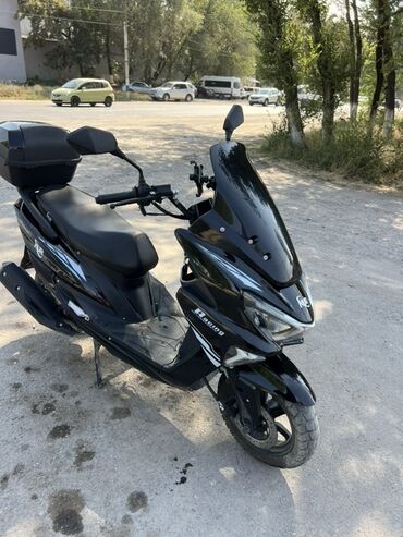 Скутеры: Тип скутера 150 куб. см, Бензин, Б/у — 3