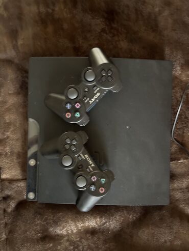 PS3 (Sony PlayStation 3): Ps 3 hərşey əla vəziyyətdədi 3 pult şunurlar yerində