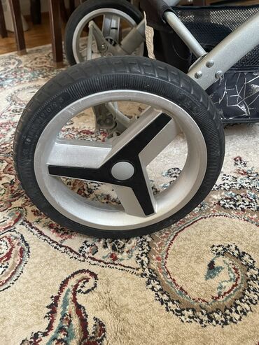 Gəzinti arabaları: Klassik gəzinti arabası, İşlənmiş, Ünvandan götürmə, Ödənişli çatdırılma — 12