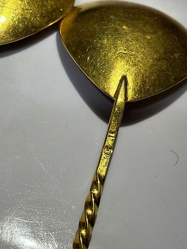 Ложки: Пара декоративных ложек, позолоченные.Продаем. - Материал: металл с — 1