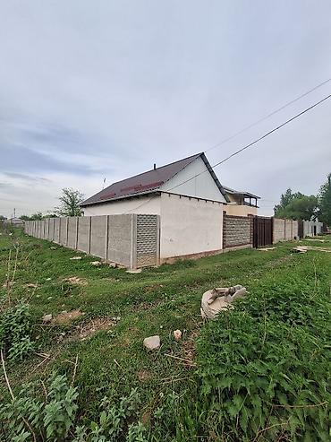 Продажа коттеджей и домов: Продаётся жилой дом с участком. Кара-жыгак Айылы Мектепке балабакчага — 2