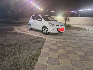 Hyundai i20: 1.4 l | 2012 il Hetçbek