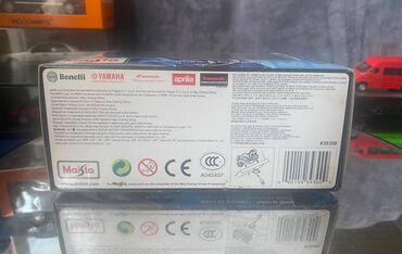 Avtomobil modelləri: Коллекционная модель Aprilia RSV 1000R White Red 2006 Maisto Scale — 2