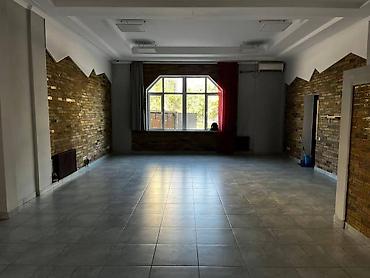 Продажа помещений свободного назначения: Продаётся коммерческое помещение в самом сердце города! Адрес: ул — 2