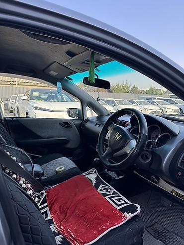 каропка на фит: Honda Fit: 2005 г., 1.3 л, Автомат, Бензин, Хэтчбэк — 4