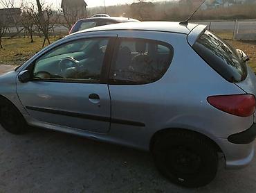 Automobili: KOMPLET AUTO U DELOVIMA ZA PEUGEOT 206 | Originalni polovni delovi — 5