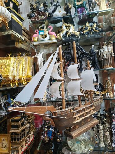 Gəmi modelləri: Taxta yelkənli gəmi maketi tam ağacdan əl işidir; gövdə, güverte və — 8