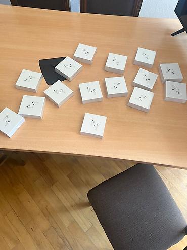 redmi airdots s: Məhsul: Simsiz qulaqcıqlar (şəkildəki qutulu model) Xüsusiyyətlər: - — 4