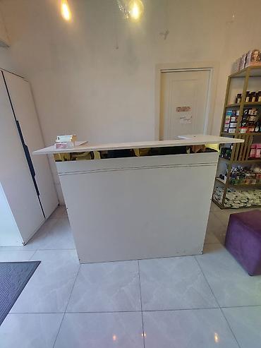 hamam dolablari: Resepşen 150 azn Təzədi demək olar ki. Ölçü 1.10*1.10. Ünvan Mərdəkan — 1