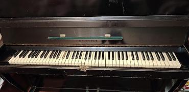 Upright pianino – qara rəngli, klassik korpuslu model - Tam ölçülü