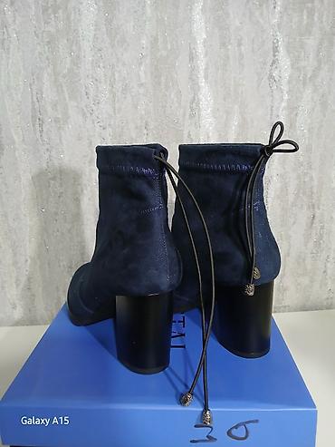 rezin botlar: KRISTAL Shoes markalı qadın botları hec istifade olunmayib - Rəng — 2