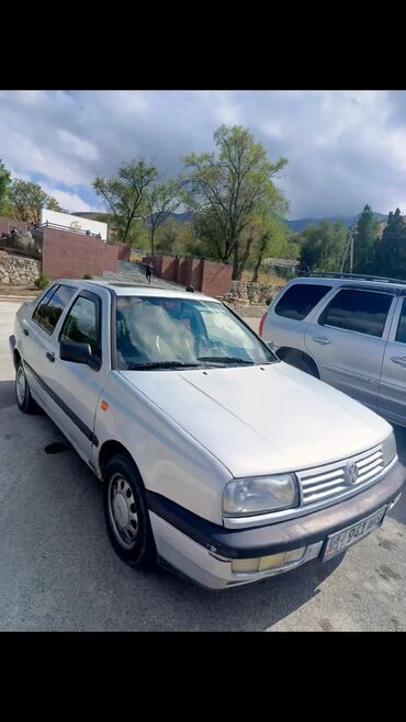 монах: Volkswagen Vento: 1994 г., 1.8 л, Механика, Бензин, Седан