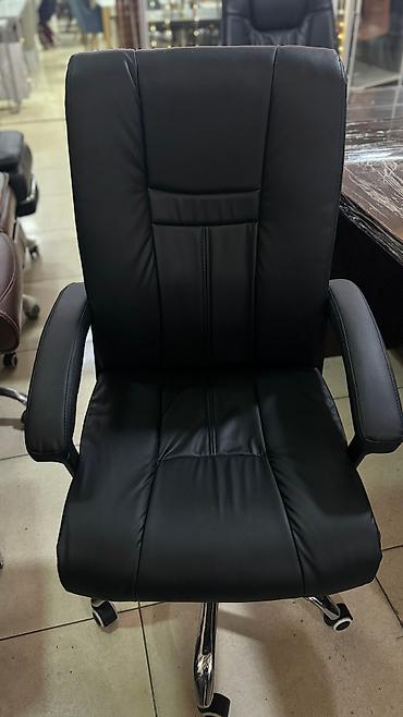 Офисные кресла: Офисное кресло с мягкой сидушкой и спинкой обеспечивает комфорт во — 5