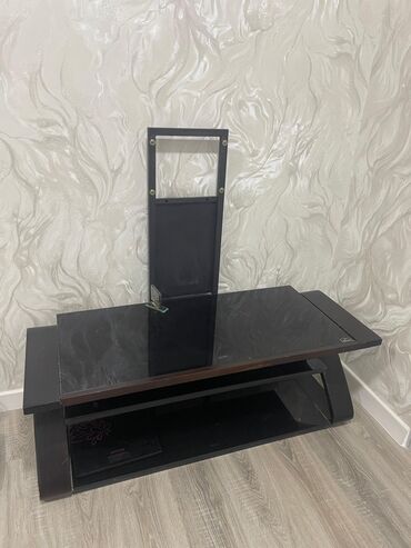 решетки на окна в баку: Прямой ТВ стенд, С полками, Стеклянный at lalafo.az решетки на окна в баку: Прямой ТВ стенд, С полками, Стеклянный