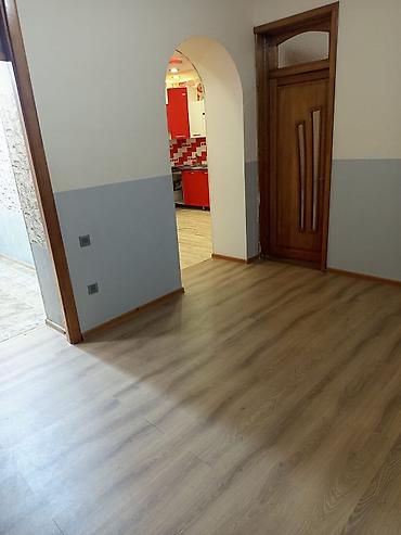 balaxanı: Sabunçu rayonu Balaxanı qəsəbəsində avtobus dayanacağına yaxın tam — 4