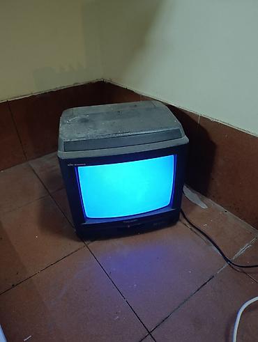 Balaca qedimi panasonik televizorlardandi. Pultu yoxdu isteyen gelsin