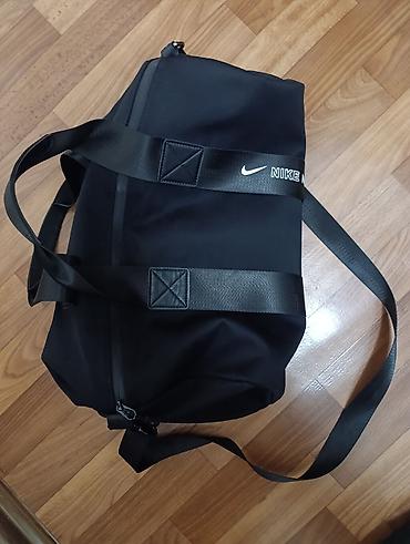 nike snood: Спортивная сумка Nike, черная - Универсальная дорожная/тренировочная — 1