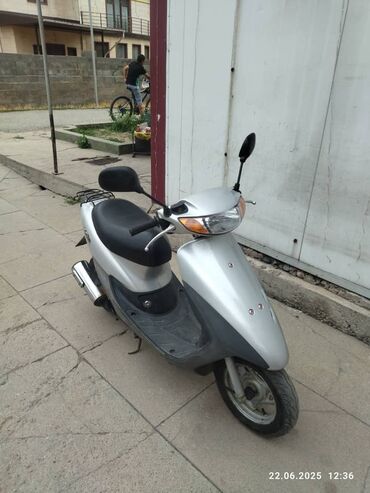 купить трехколесный мотороллер: Скутер Honda, 50 куб. см, Бензин, Б/у