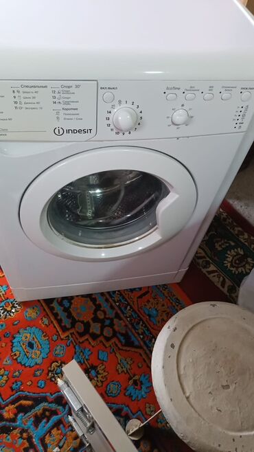 monitor maşın üçün: Стиральная машина Indesit, 5 кг, Б/у, Автомат, Без сушки, Нет кредита, Самовывоз