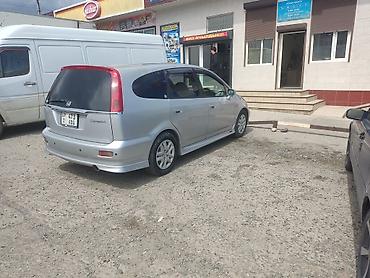 зад: Honda Stream: 2002 г., 2 л, Автомат, Бензин, Минивэн — 1