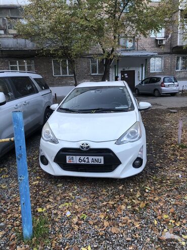 тойота aristo: Toyota Prius: 2017 г., 1.5 л, Автомат, Гибрид, Хэтчбэк