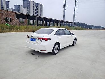 golf 1: Toyota Corolla: 2021 г., 1.8 л, Гибрид, Седан — 8