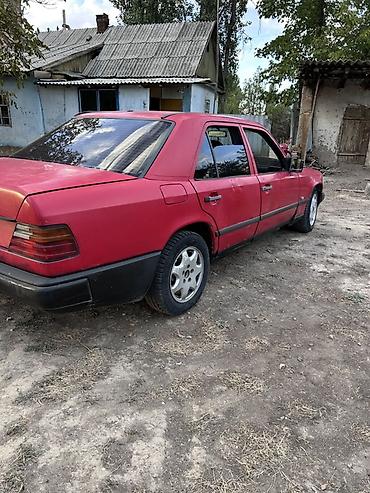 света музука: Mercedes-Benz W124: 1987 г., 2 л, Бензин, Седан — 3