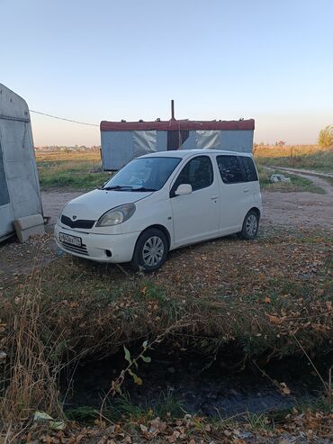 Toyota: Toyota Funcargo: 2001 г., 1.3 л, Бензин