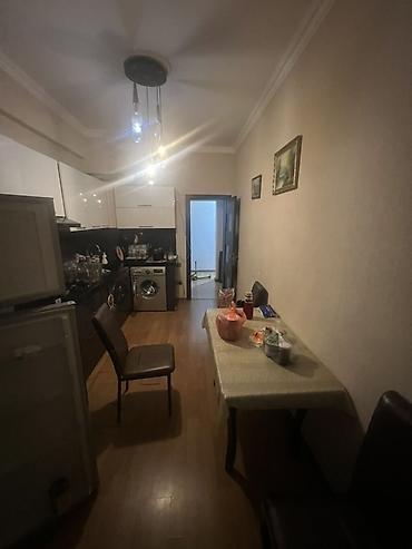 Uzunmüddətli kirayə mənzillər: 3 otaqlı, orta təmir. Tam əşyalı. Evdə yaşayış uçun hər şərait var. 2 — 11