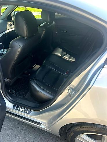 forut satsi: Chevrolet Cruze: 1.4 l | 2013 il 286532 km Sedan — 9