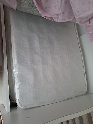 divar yataq: Oğlan və qız üçün, İşlənmiş, Dördbucaq, Beşik, Dəstsiz, Matras ilə, Yellənmə mexanizmsiz — 3