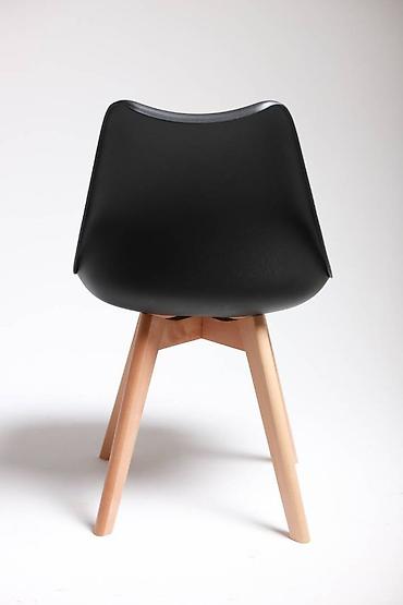 Стулья для кухни: Стул eames 222 Цвета: белый, серый, черный, бежевый, красный Размер — 7