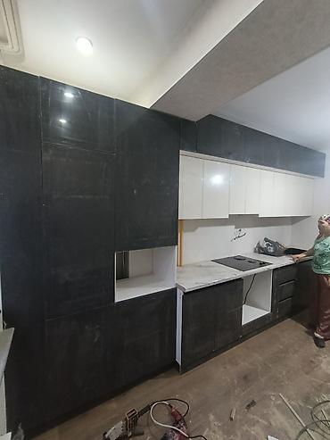 silver kitchen: Кухонный гарнитур современного дизайна - Прямая кухня с высоким — 1