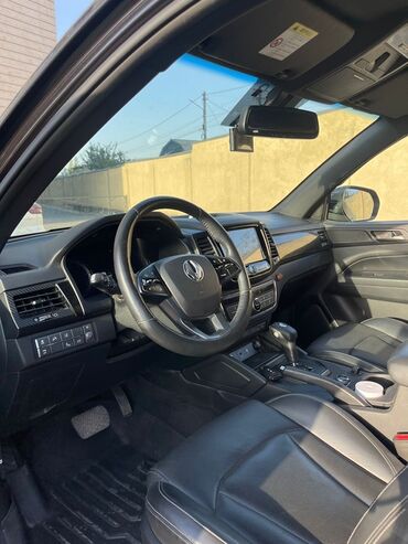 Другие автомобили: Черный (рамный) внедорожник Rexton 2019г. 2.2 турбо дизель. Камеры — 23