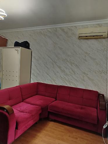 Divanlar: Qonaq otağı üçün künc divan satılır. Divan tünd qırmızı/bordo — 3