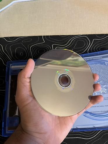 ps4 oyun disk: PS4 üçün **Star Wars Battlefront** oyun diski. Diskdə problem yoxdur — 4