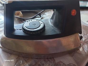das utu: Elektrik ütü - Korpus: qara plastik gövdə, üst hissədə tutacaq - — 2