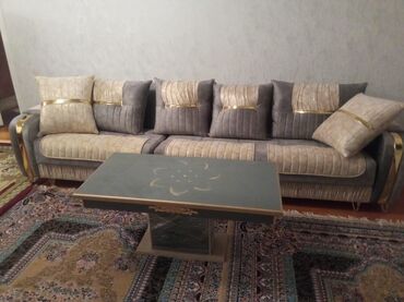yeni il dekorlari: Yeni, Divan, Divan, Bazalı, Açılan