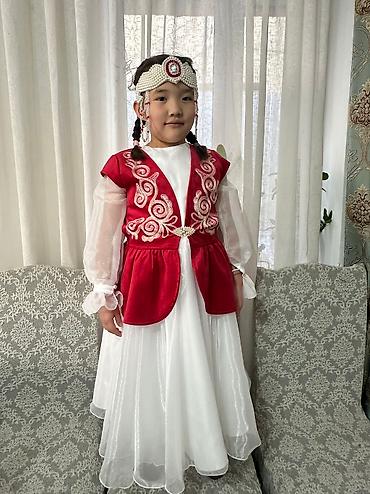 Киреге берилүүчү кийимдер: Улуттук кийим — 3