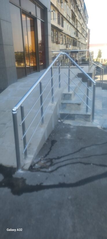 Pilləkən məhəccərləri: Alminum məhəccər.balkon üstü alminum məhəccər 38 azn den başlayan — 7