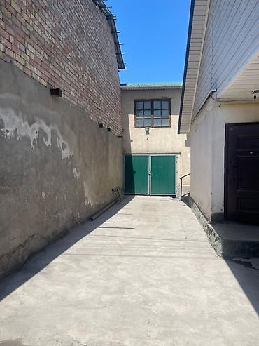 Продажа коттеджей и домов: 🏡 Продается 4 комнатный дом с времянкой 📍 Район: Ак-Орго 🏠 Площадь — 2