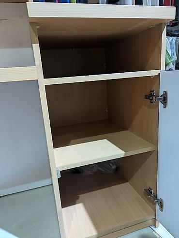 Торговое оборудование: Стойка ресепшн, Материал: Дерево, 112 см * 150 см * 57 см, Б/у — 6