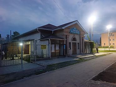 кассир в кафе: Коммерческое помещение с земельным участком на первой линии в центре — 4