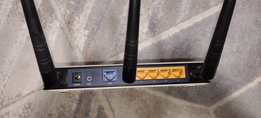 Модемы и сетевое оборудование: Wi‑Fi роутер TP‑LINK с тремя съёмными антеннами Комплектация: - at lalafo.kg — 3 Модемы и сетевое оборудование: Wi‑Fi роутер TP‑LINK с тремя съёмными антеннами Комплектация: - — 3