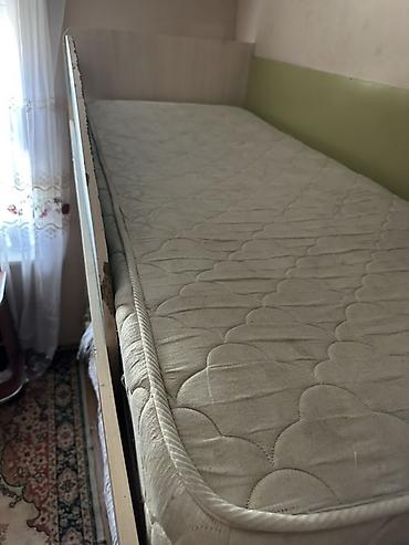 детские тазик: Двухъярусная детская кровать, Б/у, ЛДСП, цвет - Зеленый — 1