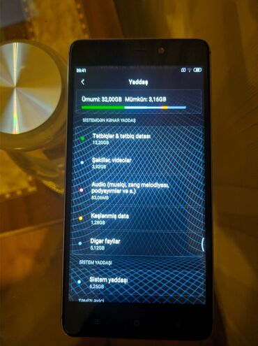Digər mobil telefonlar: Smartfon – Android Xüsusiyyətlər: - Sensorlu ekran, ön kamera və arxa — 4