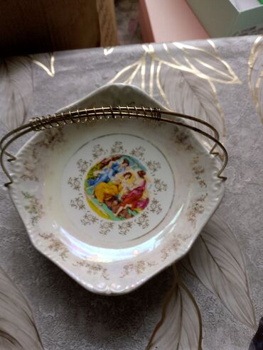 вешалки напольные для одежды оригинальные: Antik üslubda dekorativ porselen meyvə/sirniyyat qabı - Material lalafo.az -da вешалки напольные для одежды оригинальные: Antik üslubda dekorativ porselen meyvə/sirniyyat qabı - Material